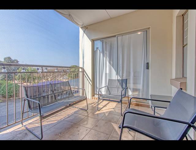 2 BEDROOM APARTMENT FOR SALE IN SUNDOWNER